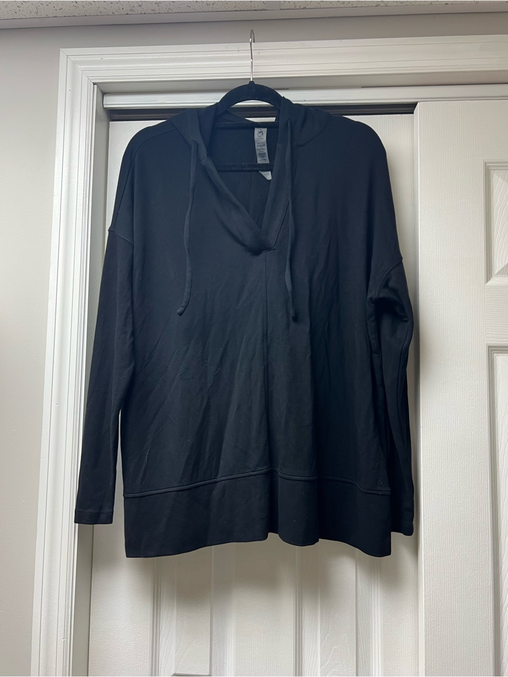 Lou & Grey Black V-Neck Hooded Pullover